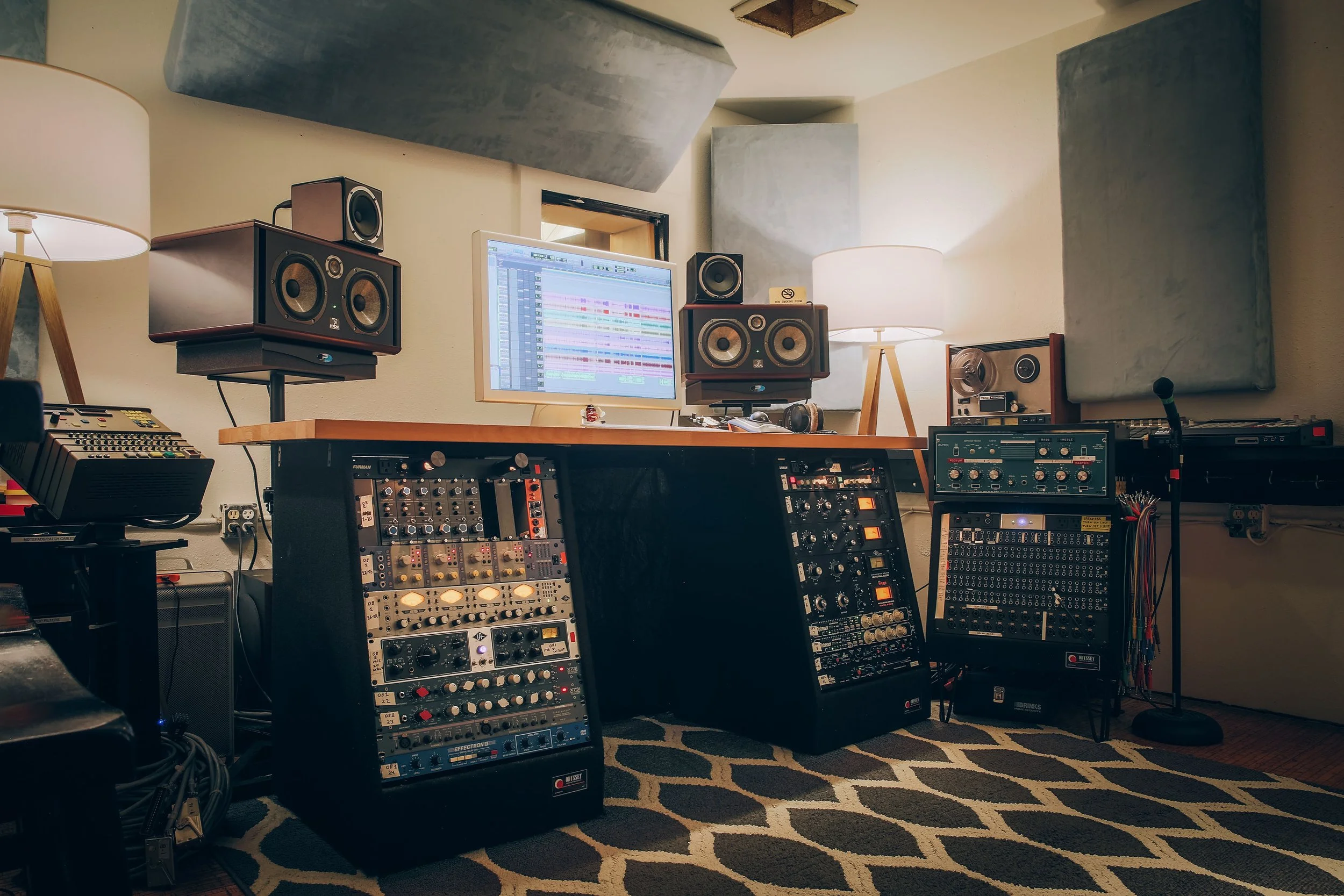 FEATURED FILM LOCATION Hen House Recording — LocationsHub