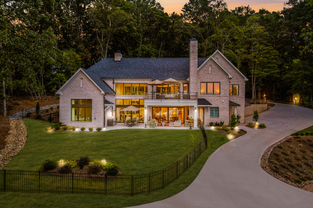 FEATURED FILM LOCATION: Mountain Island Lake House