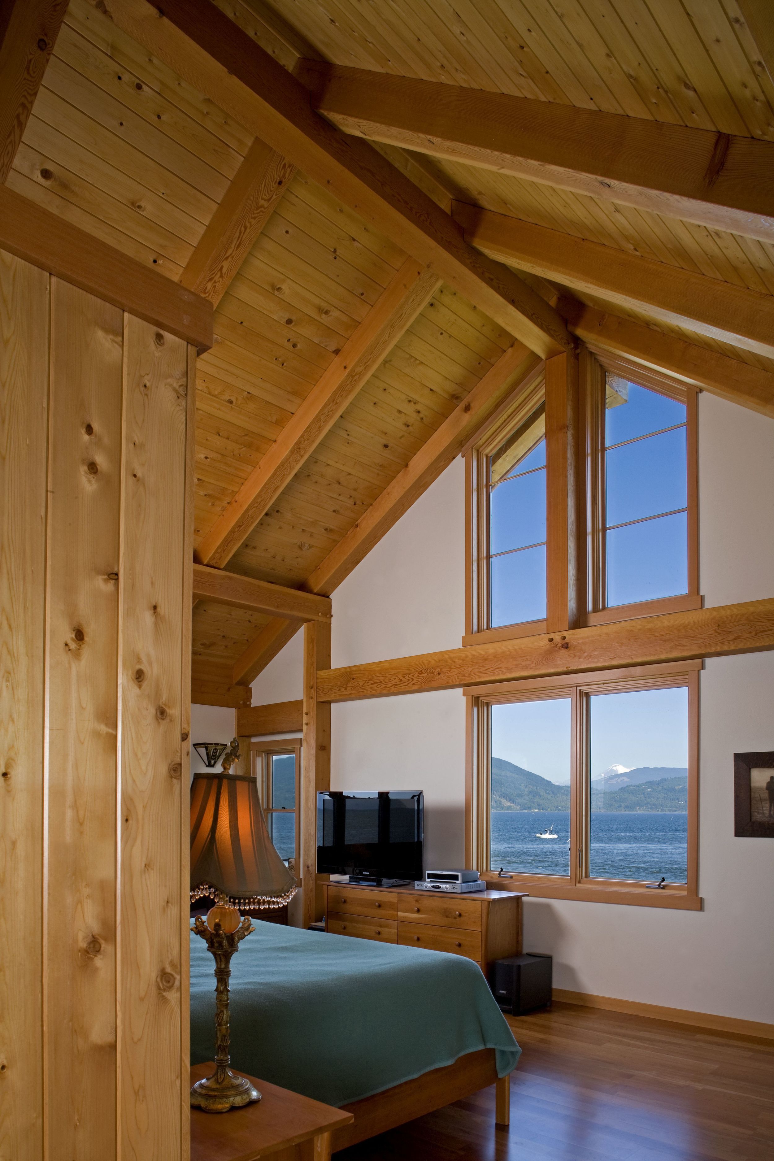 Von Allmen MasterBedroom#2 Screenres.jpg