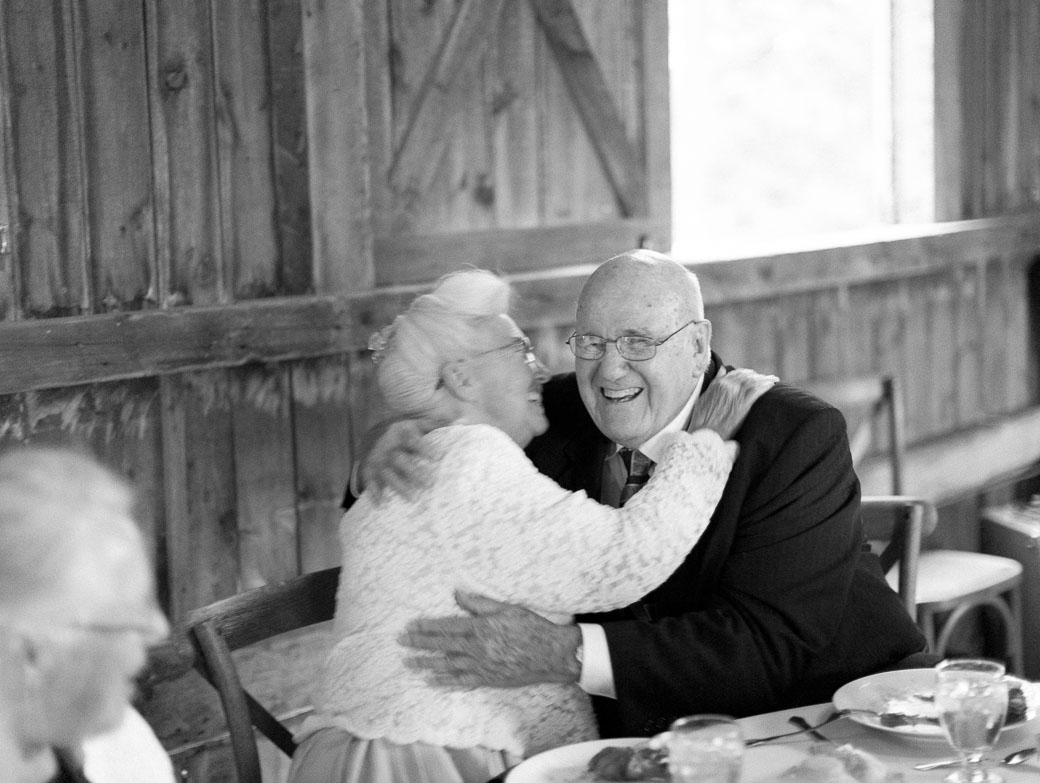 kateweinsteinphoto_farm_at_dover_milwaukee_wedding194.jpg