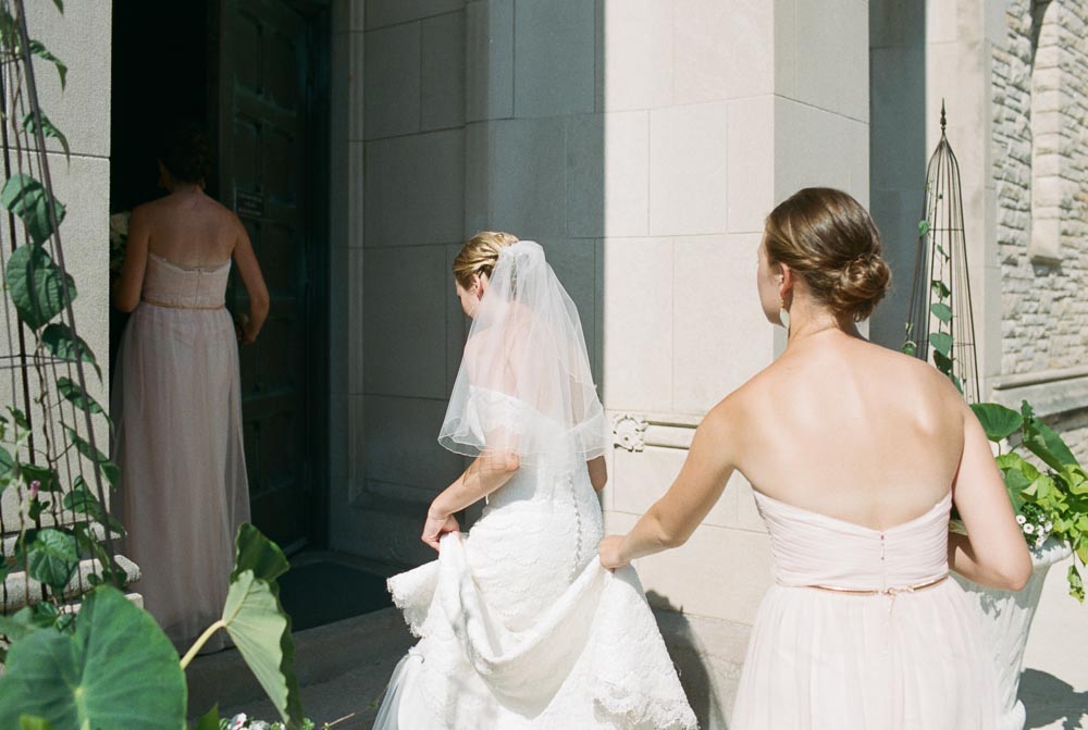 kateweinsteinphoto_milwaukee_pfister_hotel_wedding-131.jpg