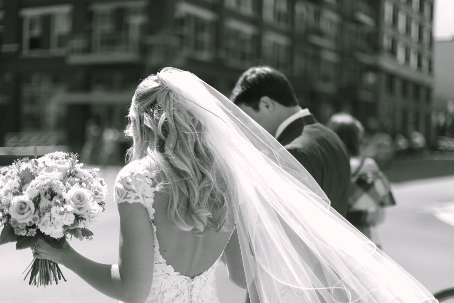 kateweinsteinphoto_kimpton_milwaukee_the_atrium_wedding-134.jpg