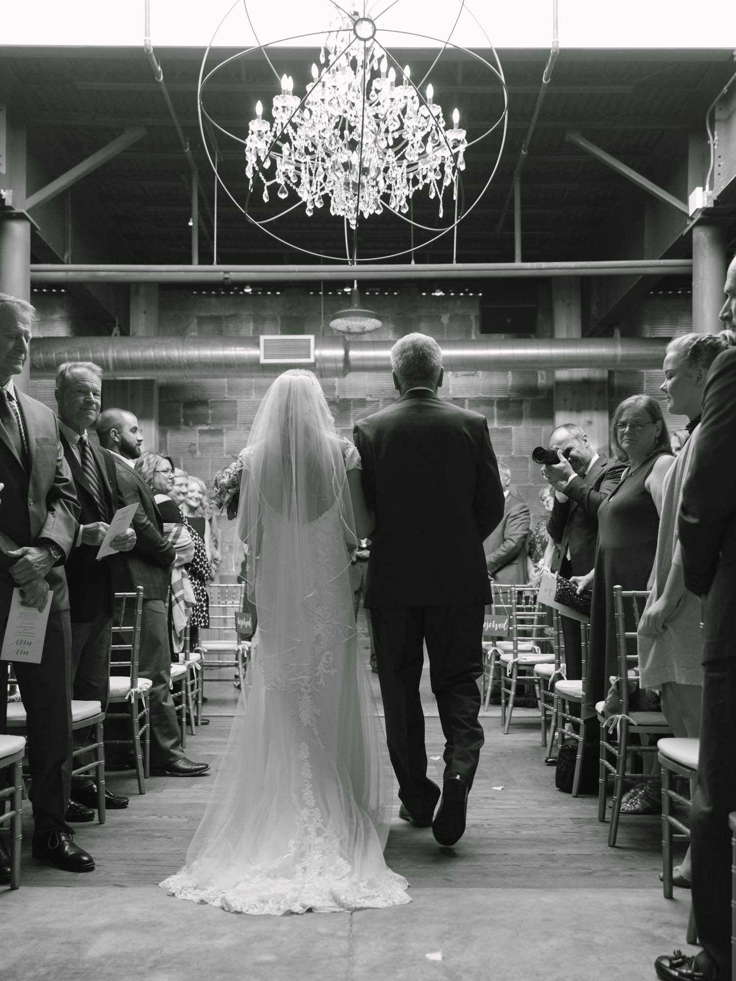 kateweinsteinphoto_kimpton_milwaukee_the_atrium_wedding-200.jpg