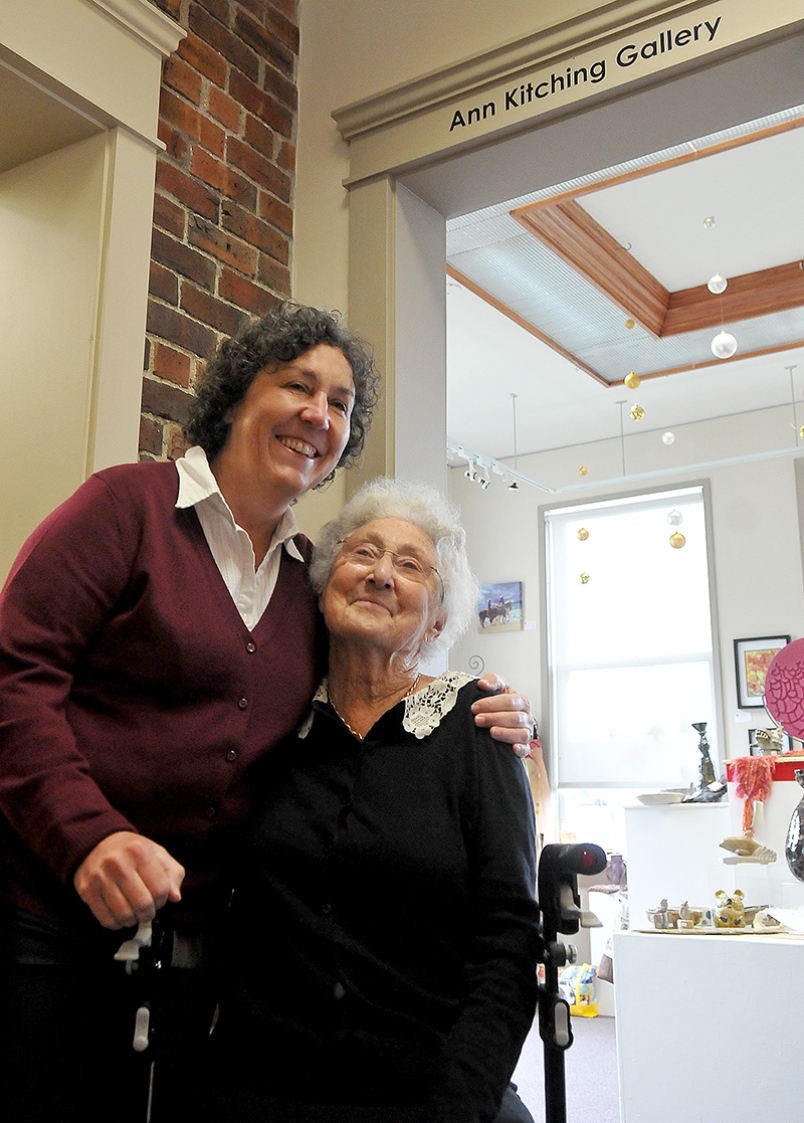 ANN KITCHING (R) WITH HER DAUGHTER, ROSEMARY IMAGE: JANIS CLEUGH, TRI-CITY NEWS