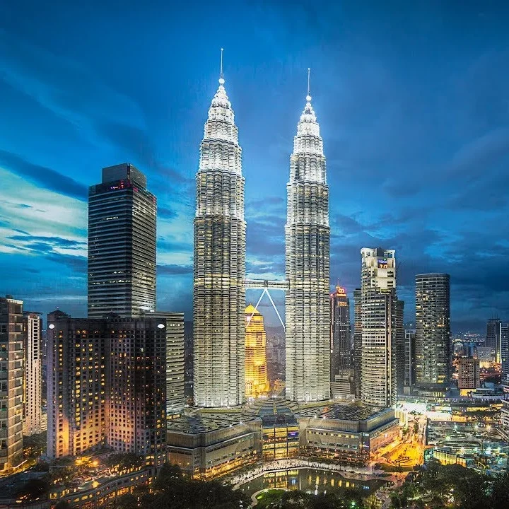 Arts Abroad: A Round-Up of Recent International Arts News