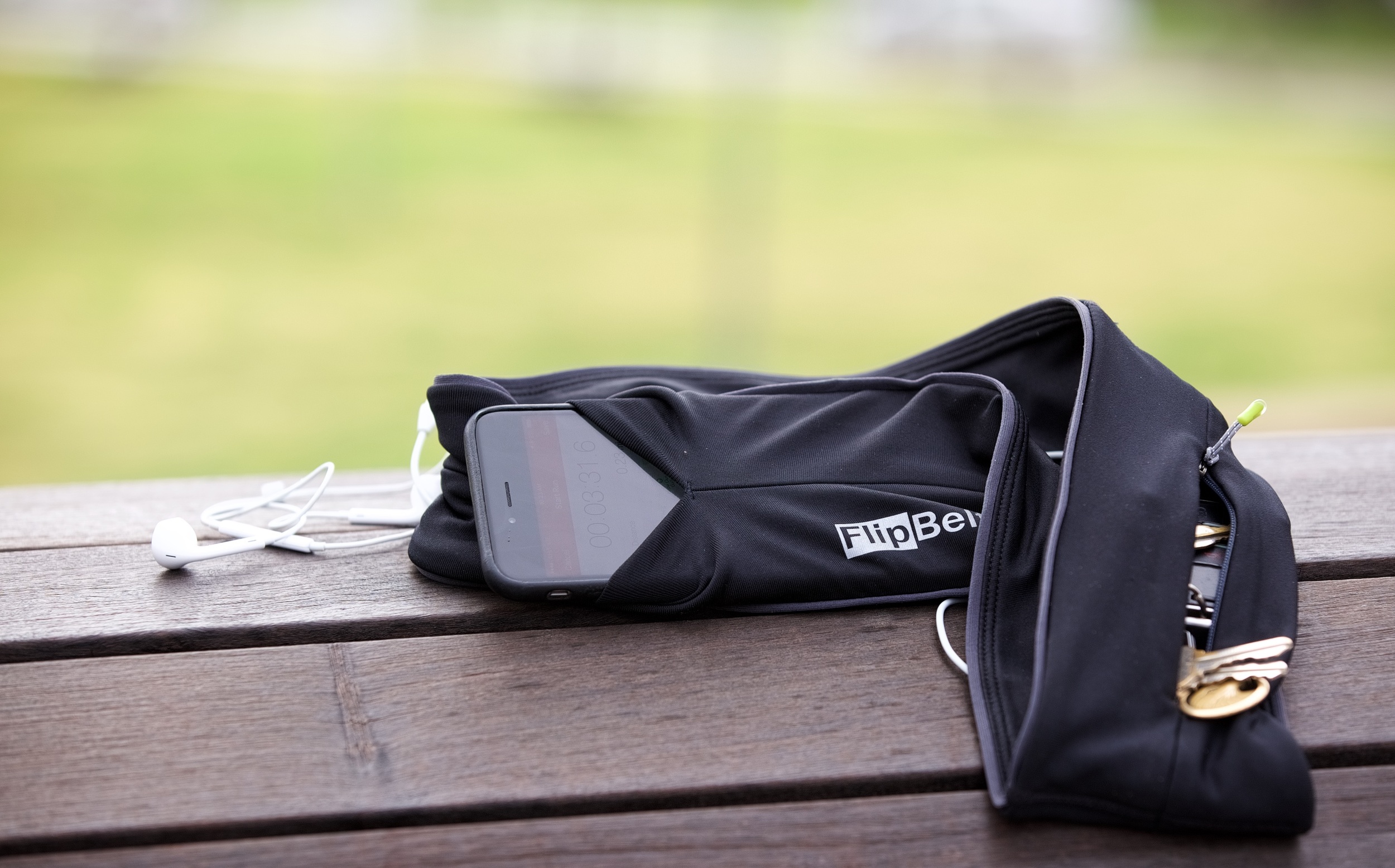 FlipBelt Zipper