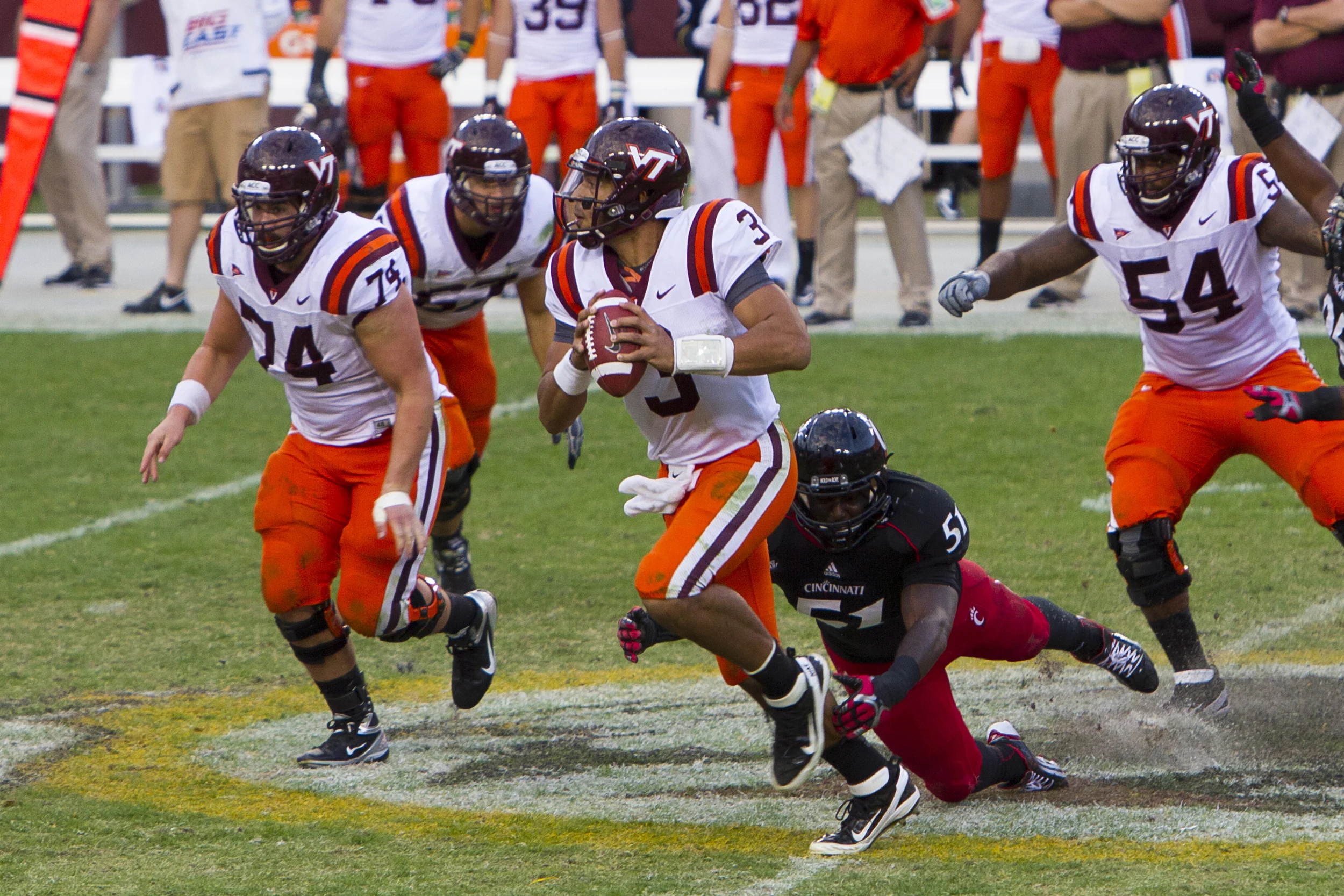 Virginia Tech Hokies @ Cincinnati Bearcats