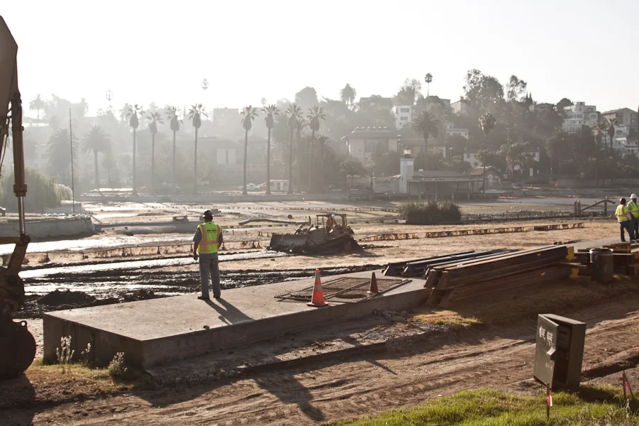 A series of photos on the draining of Echo Park Lake