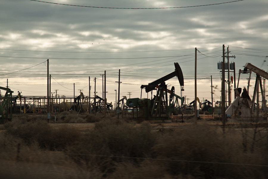 Lost Hills Oil Field, the site of the largest natural gas blowout in US History