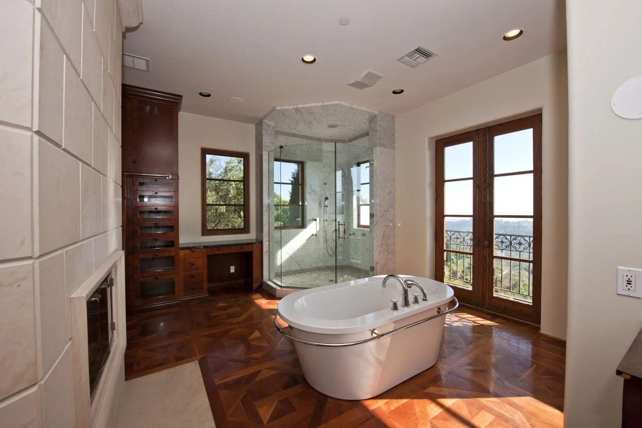 Master bath hers//Salle de bain femme de chambre principale