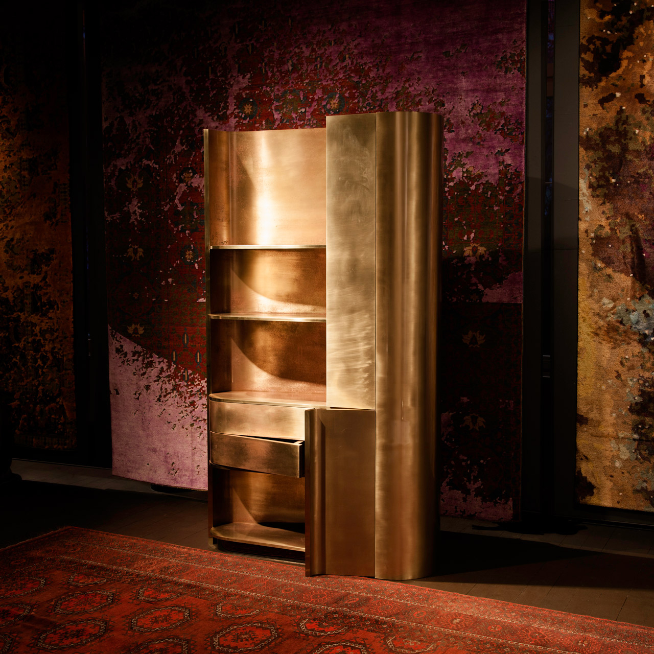 Tall Brass Cabinet with handle applied pink patina//Tall Brass Cabinet avec finition rose patiné à main