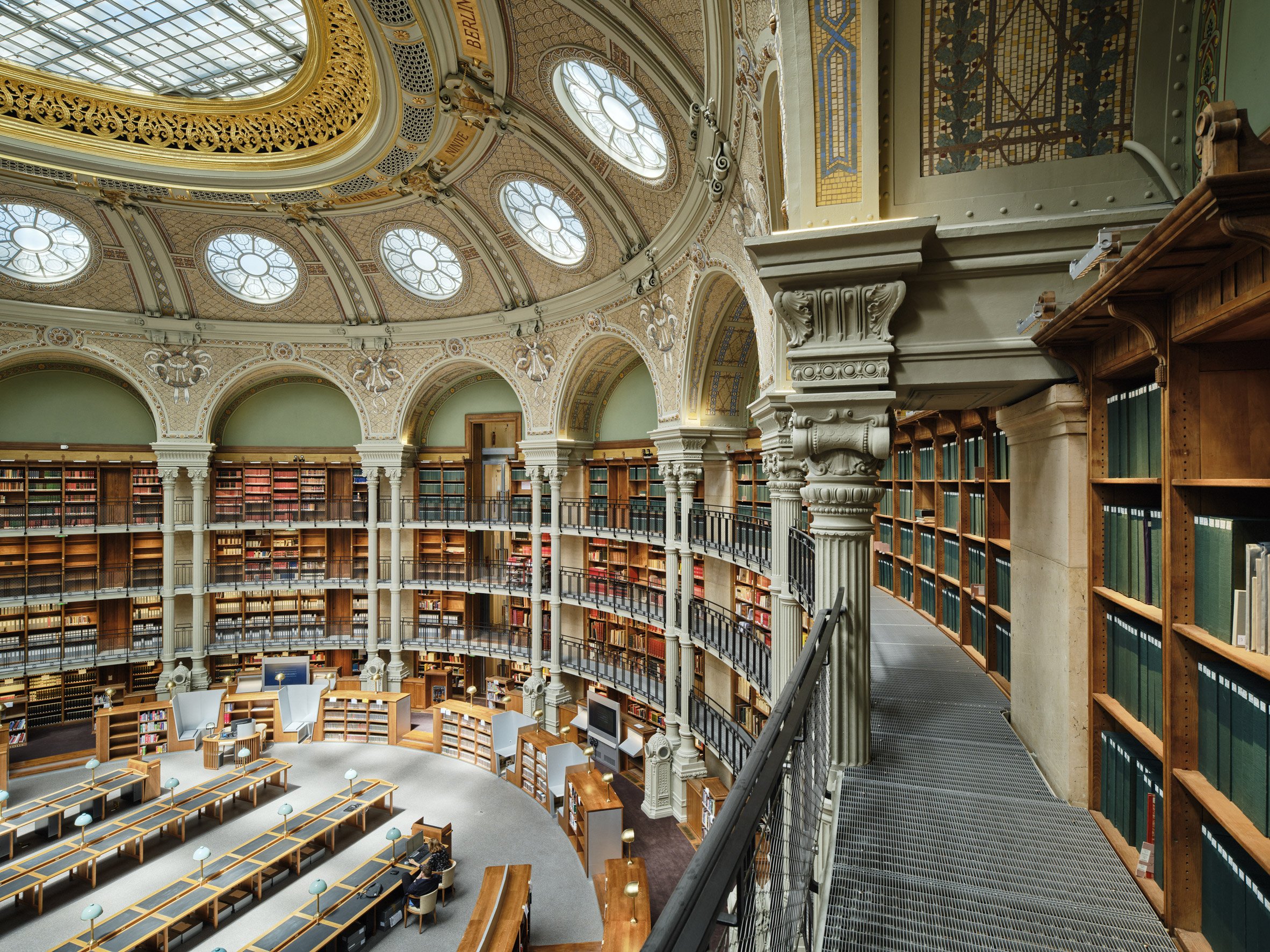 National Library of France. Photography is by Takuji Shimmura