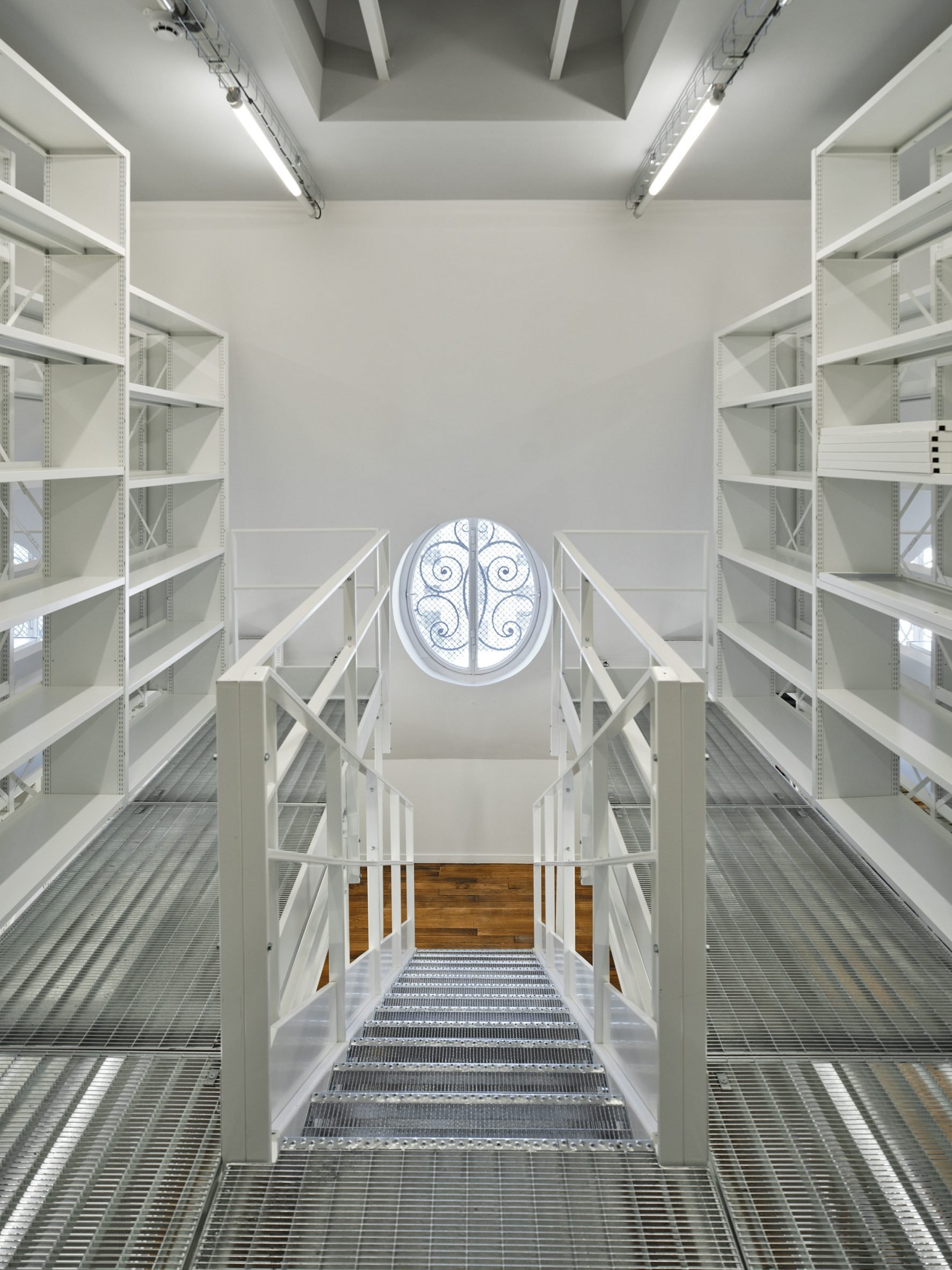 National Library of France. Photography is by Takuji Shimmura