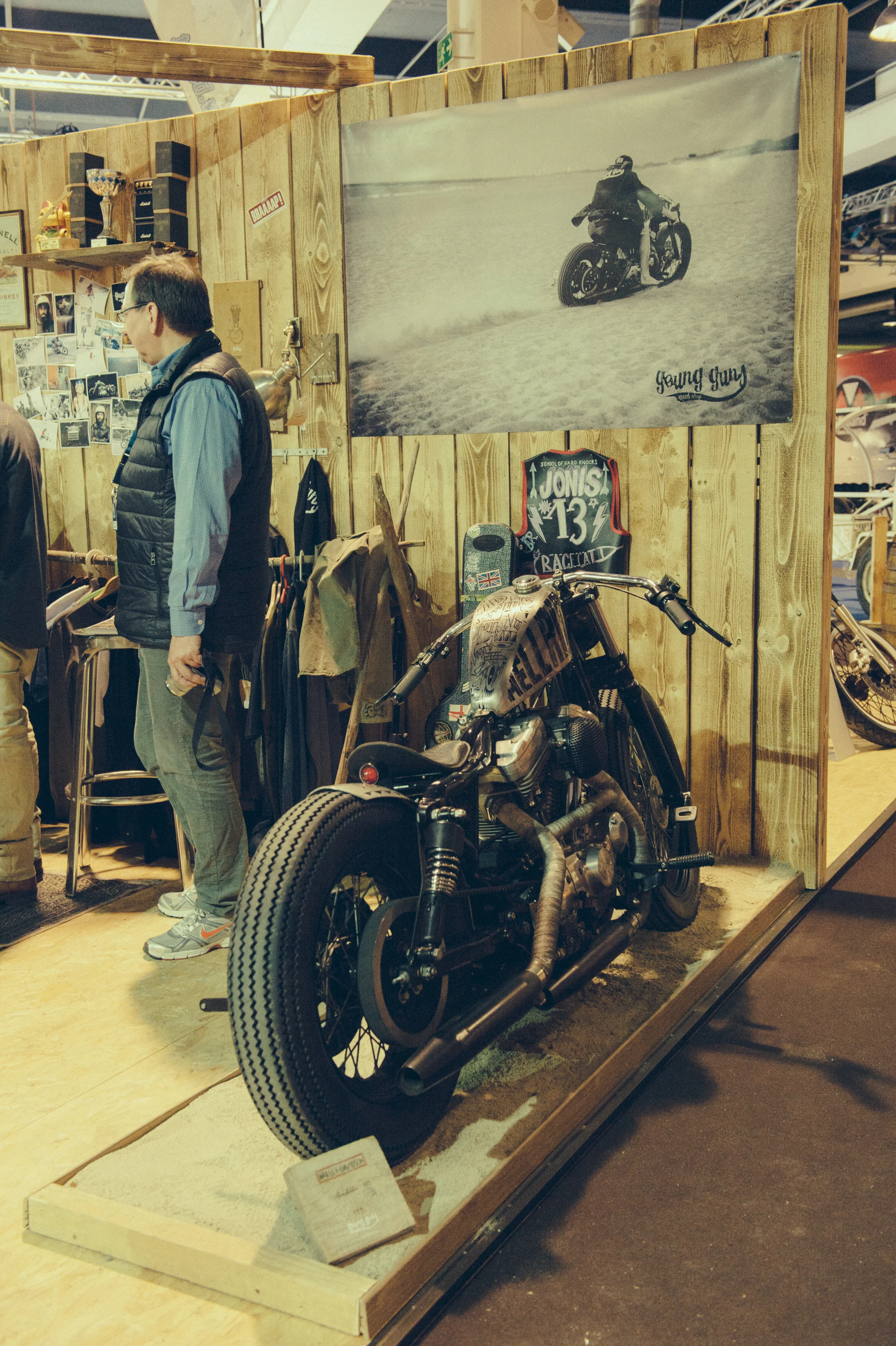 Young_Guns_Speedshop_Swissmoto2015_ByLorenzrichard.com-6457.jpg