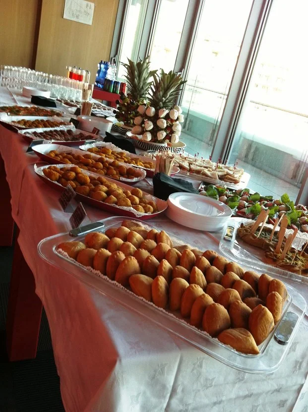 chi-catering-a-buffet_crs2.jpg