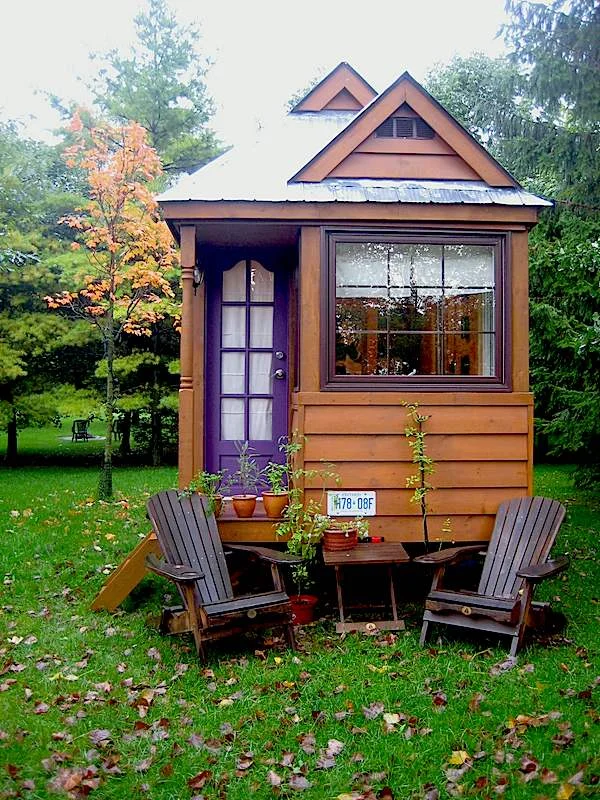 This is the photo that Jennifer showed her builder so that he could see what she wanted her tiny home to look like. This is the ourweehouse.com house. Photo credit: http://ourweehouse.com/.