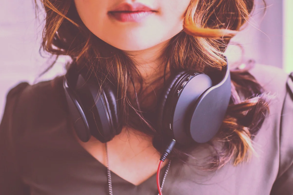 headphones.jpg
