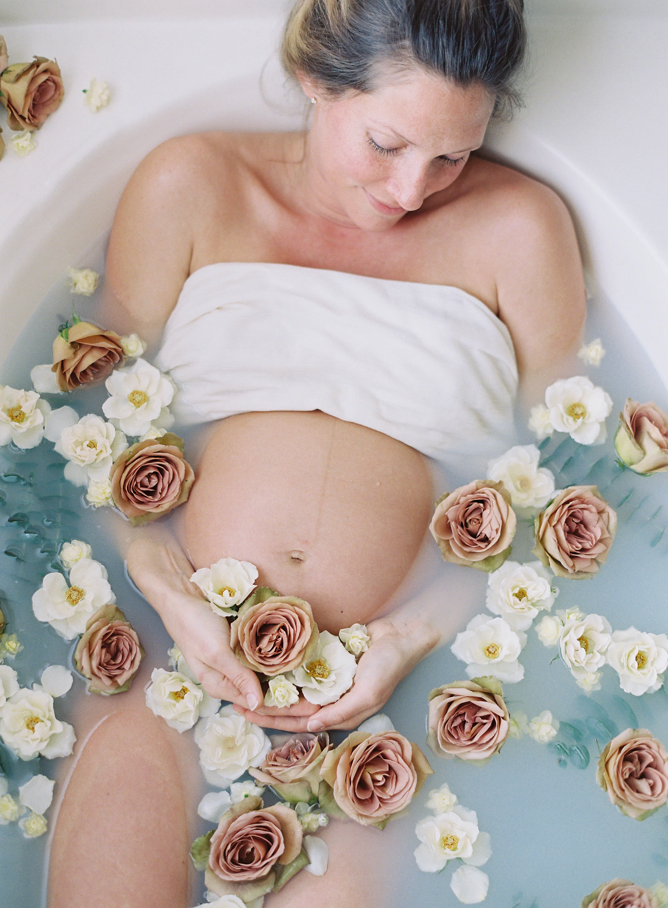 Lauren-Jonas-Photography-Stephanie-Milk-Bath-1011.jpg