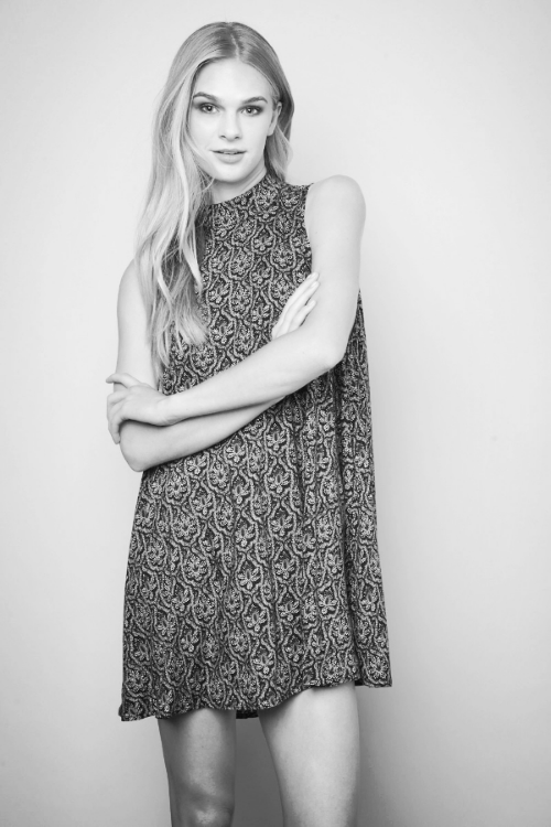 An easy way to wear a 70s trend: paisley print shift dress, $45.