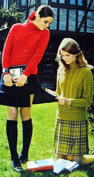 Match a pop-color piece with an accessory like a hair tie for a retro-flavored happy outfit!