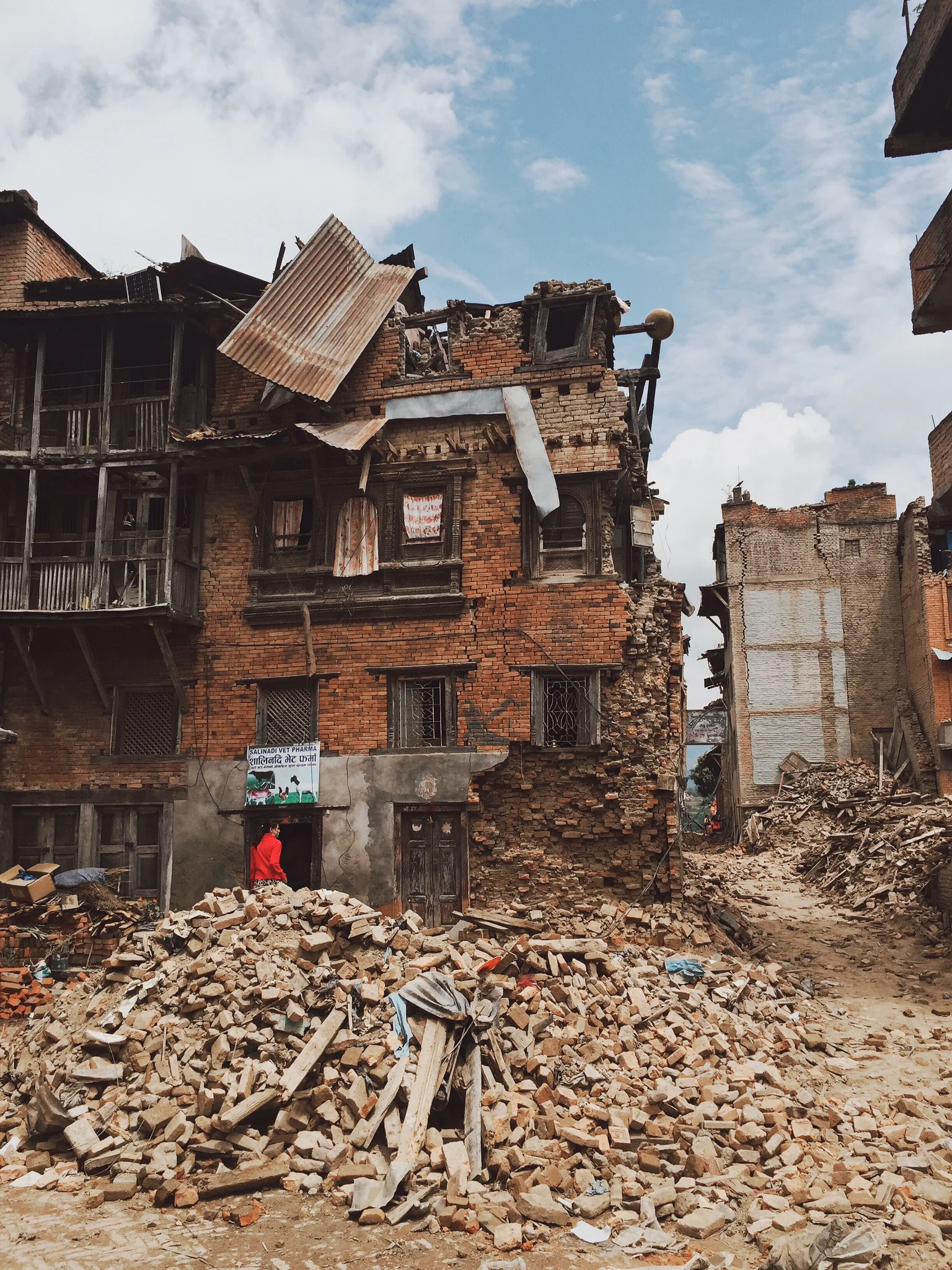 travel-the-road-nepal-earthquake-rubble-kathmandu.JPG