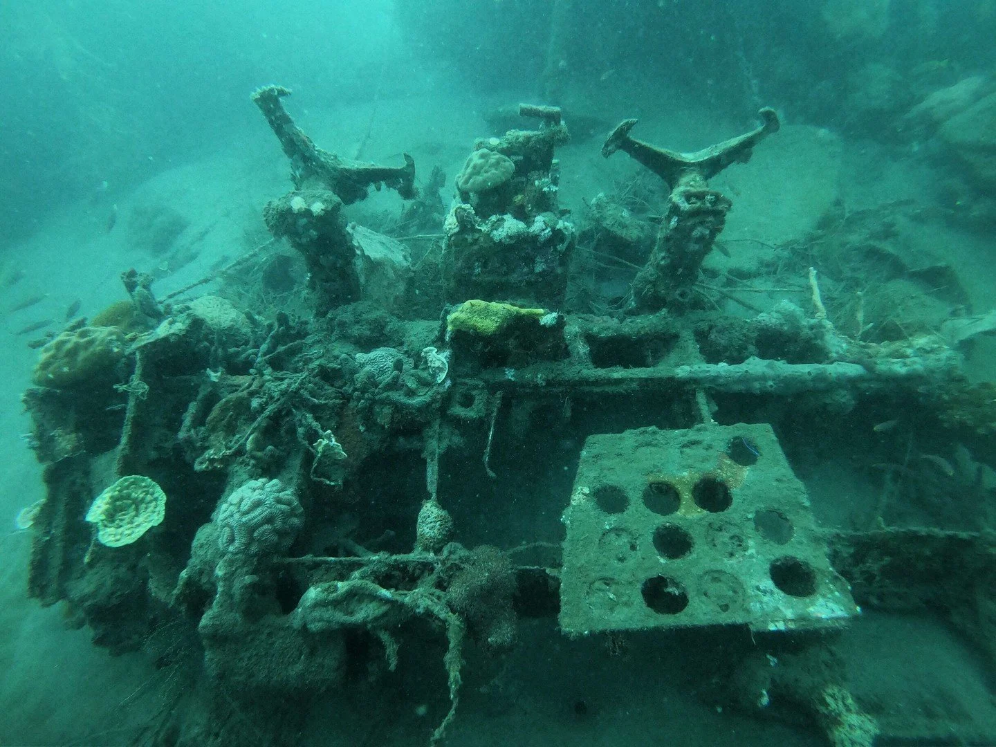 Sunken bomber &mdash; Solomon Islands