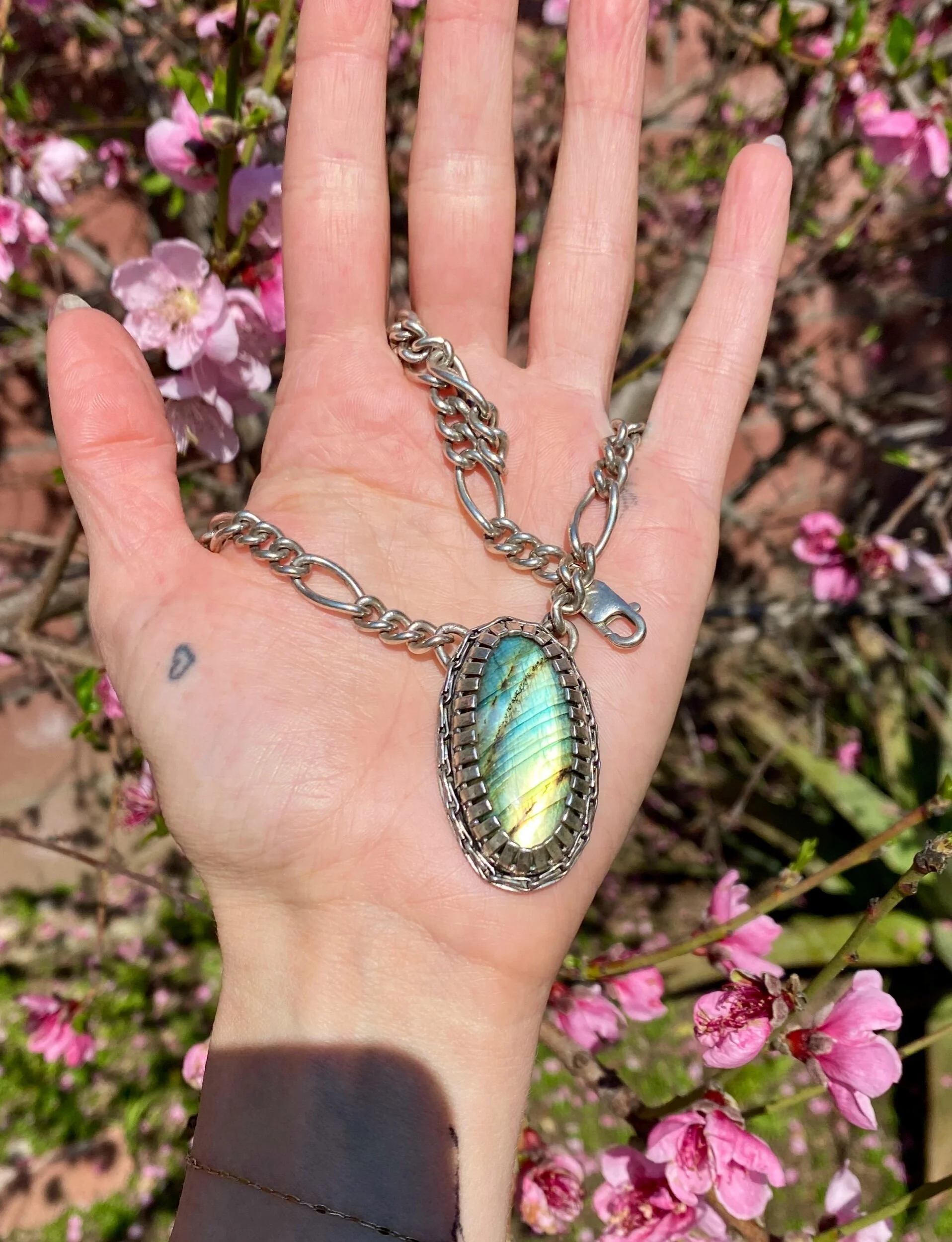 D448AA37-5738-4A56-95D6-CAD18D5B225E