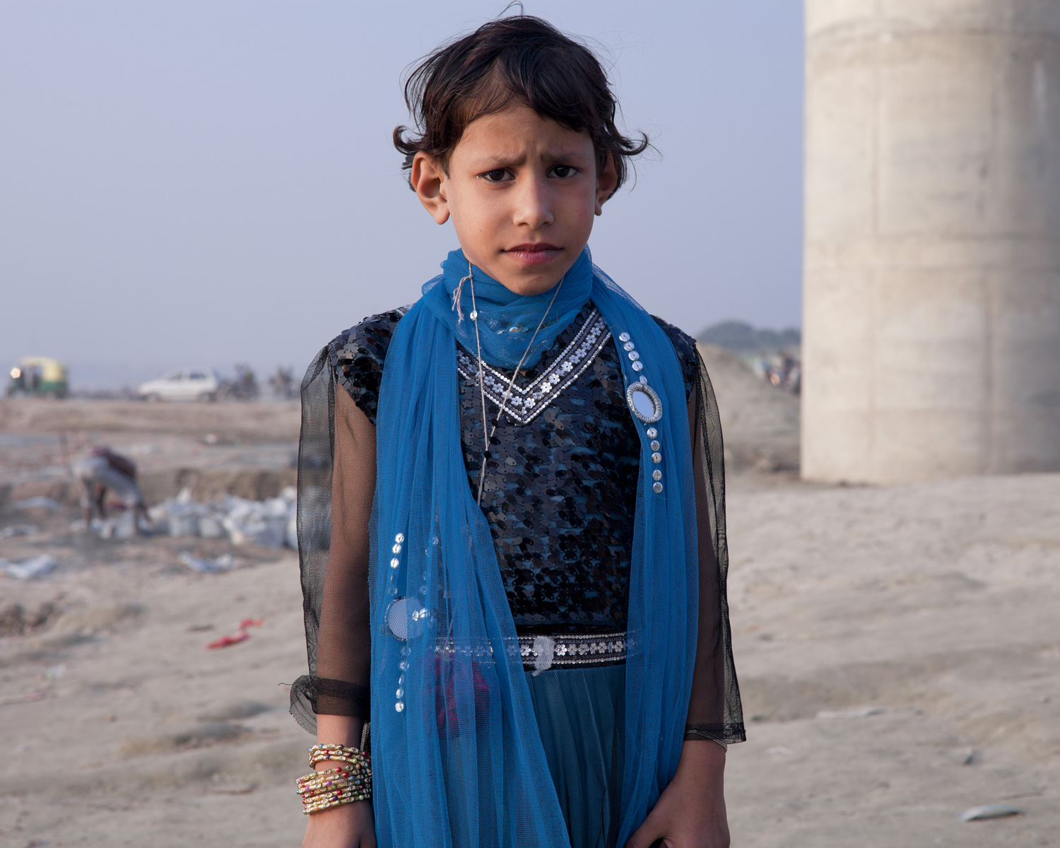 varanasi-bridge-ganges-river-children-india-mark-hadden-photography