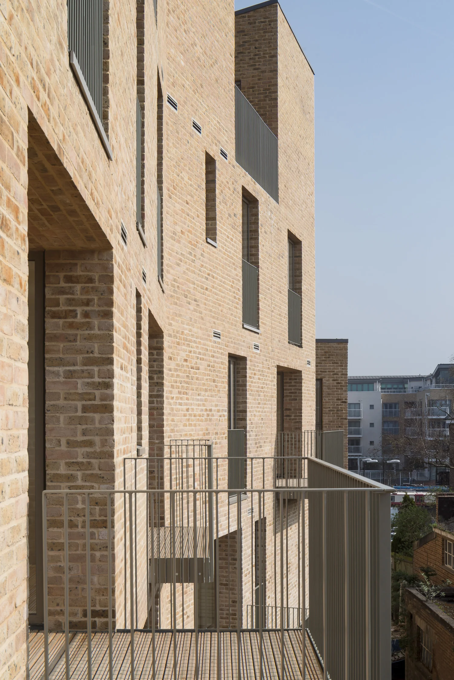 mikhail-riches-brentford-lock-mark-hadden-architecture-photographer-architectuur-fotograaf-005.jpg