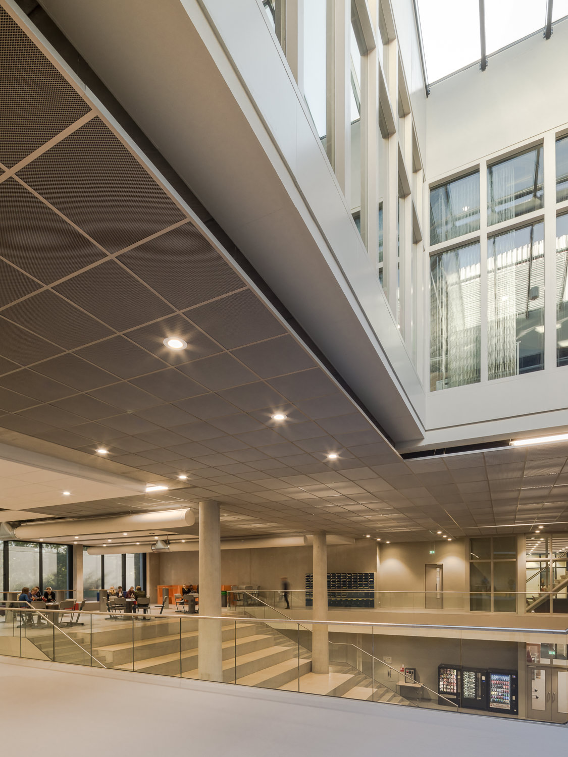 walking space at zernike college by mark hadden architectuurfotograaf, amsterdam