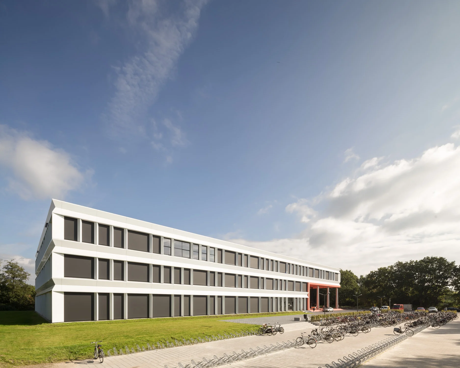 afternoon view of zernike college by mark hadden architectuurfotograaf, amsterdam
