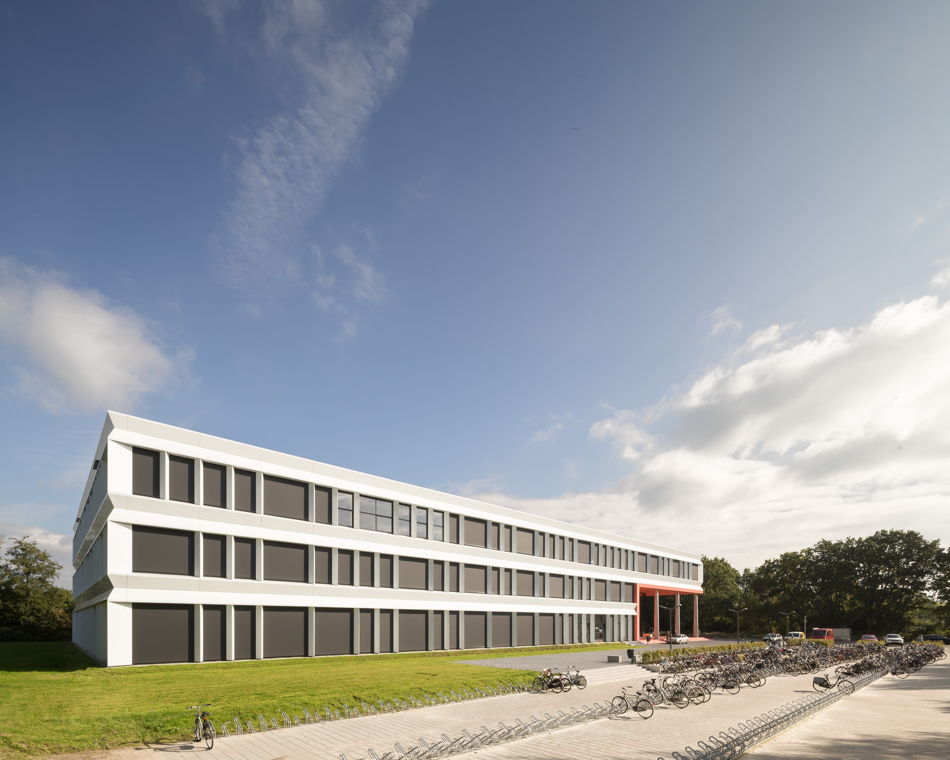 afternoon view of zernike college by mark hadden architectuurfotograaf, amsterdam