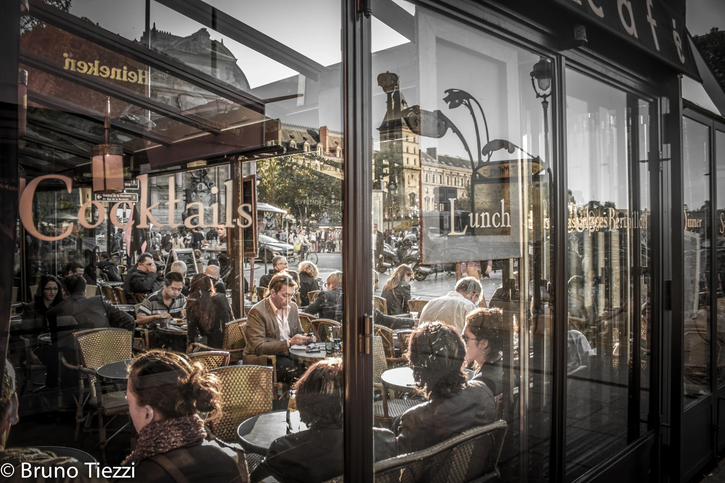 Lecafé.jpg