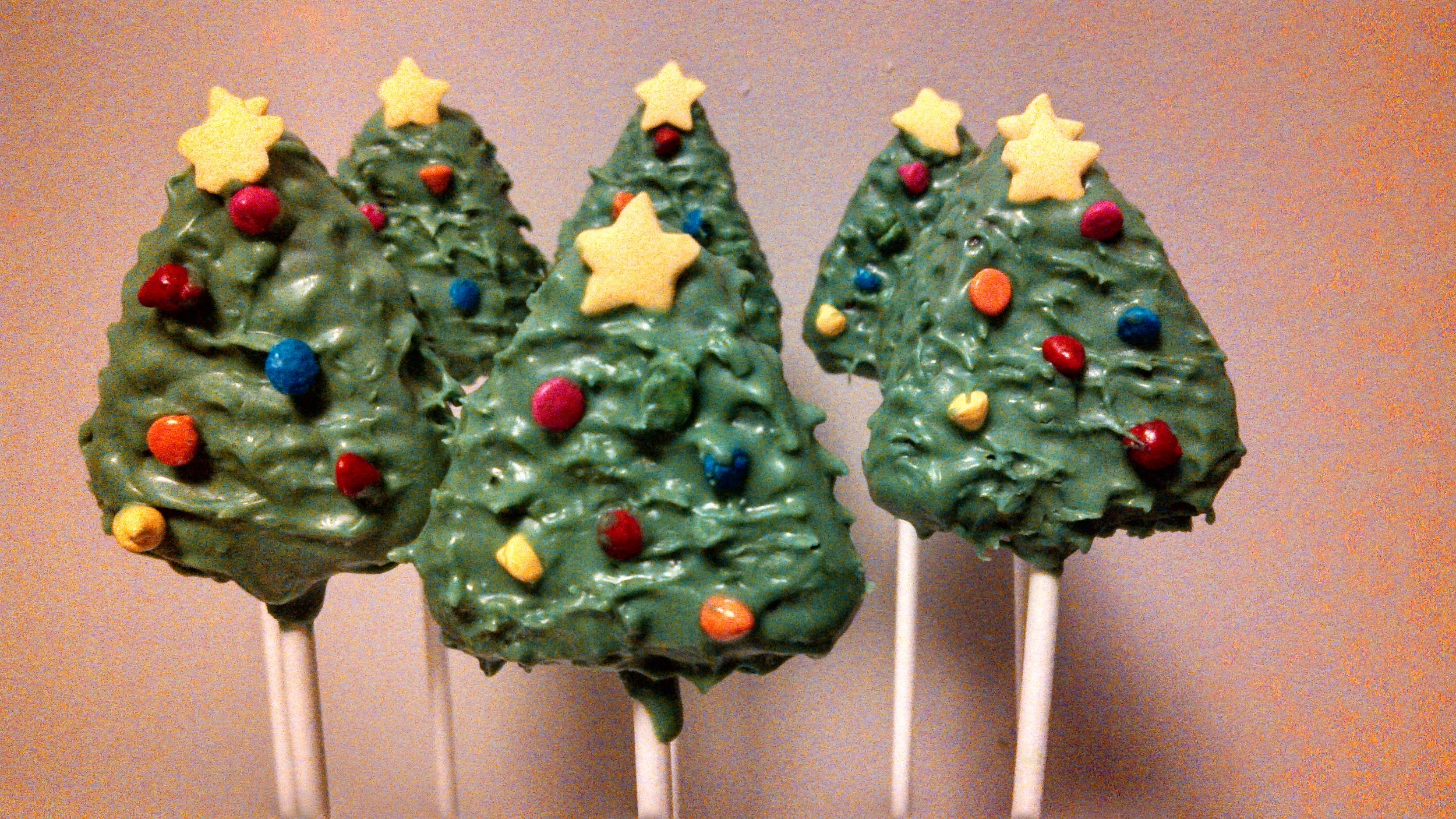 Christmas Tree Cake Pops.jpg