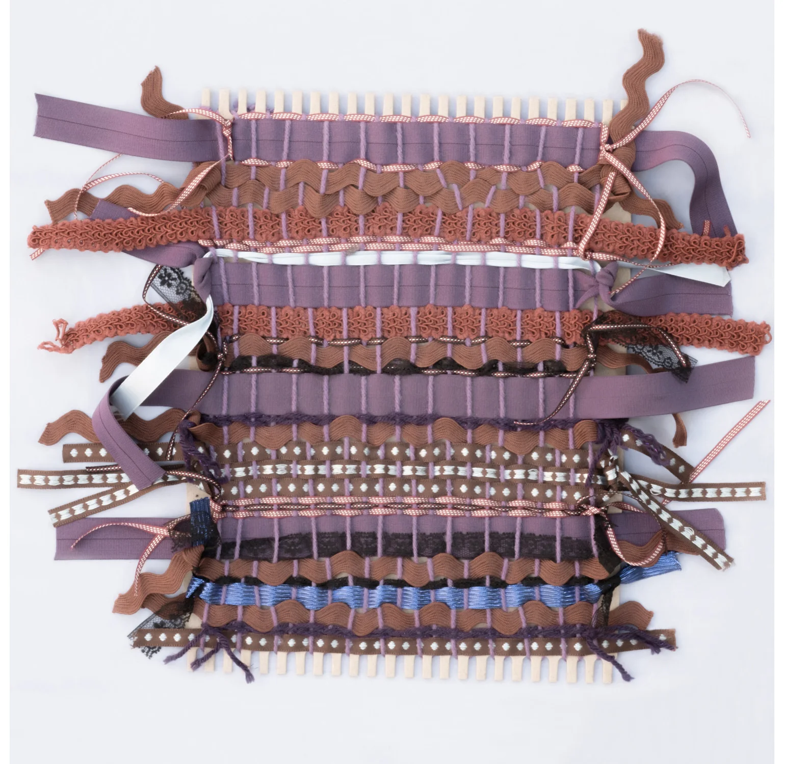 009_Eichel-Levy_Ellen_Cardboard Loom.jpg