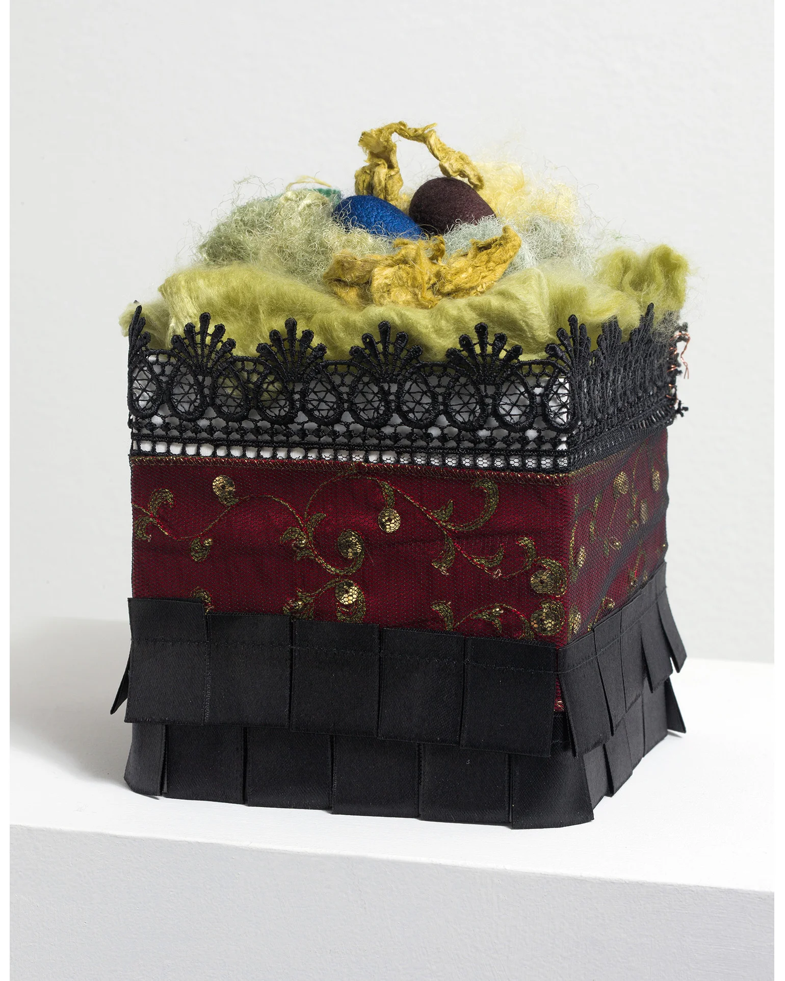 051_Joyce Pommer_Royalty.jpg