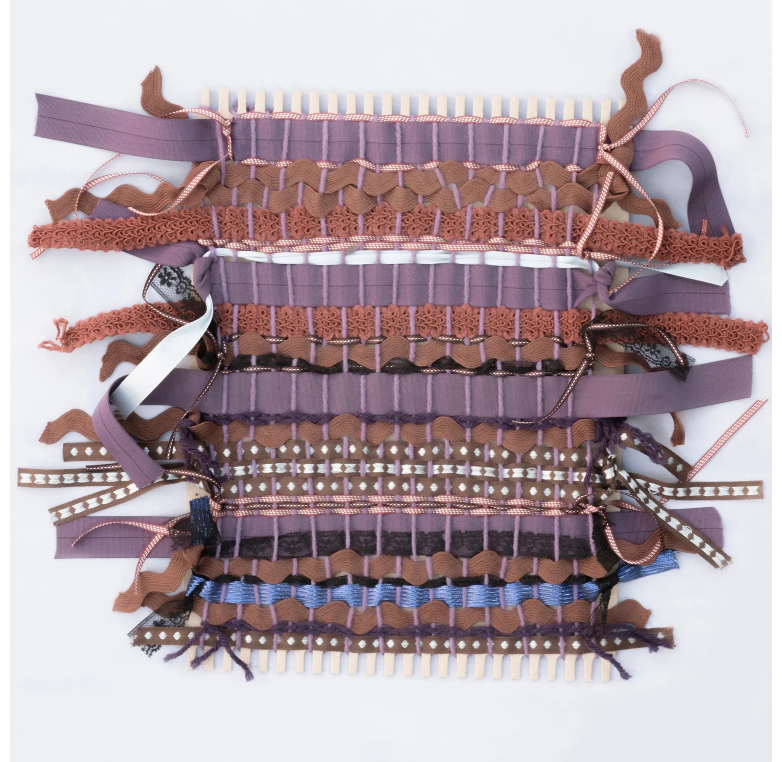 009_Eichel-Levy_Ellen_Cardboard Loom.jpg