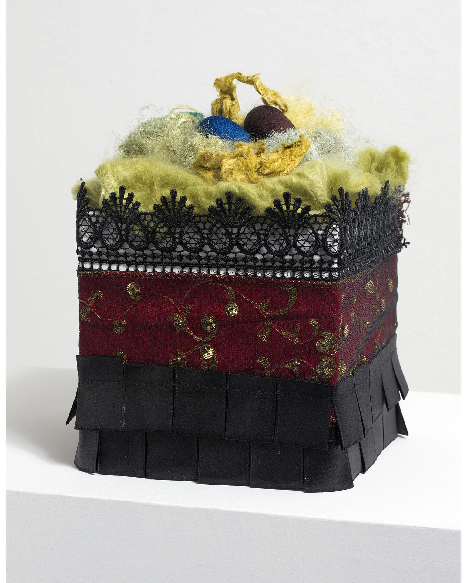 051_Joyce Pommer_Royalty.jpg