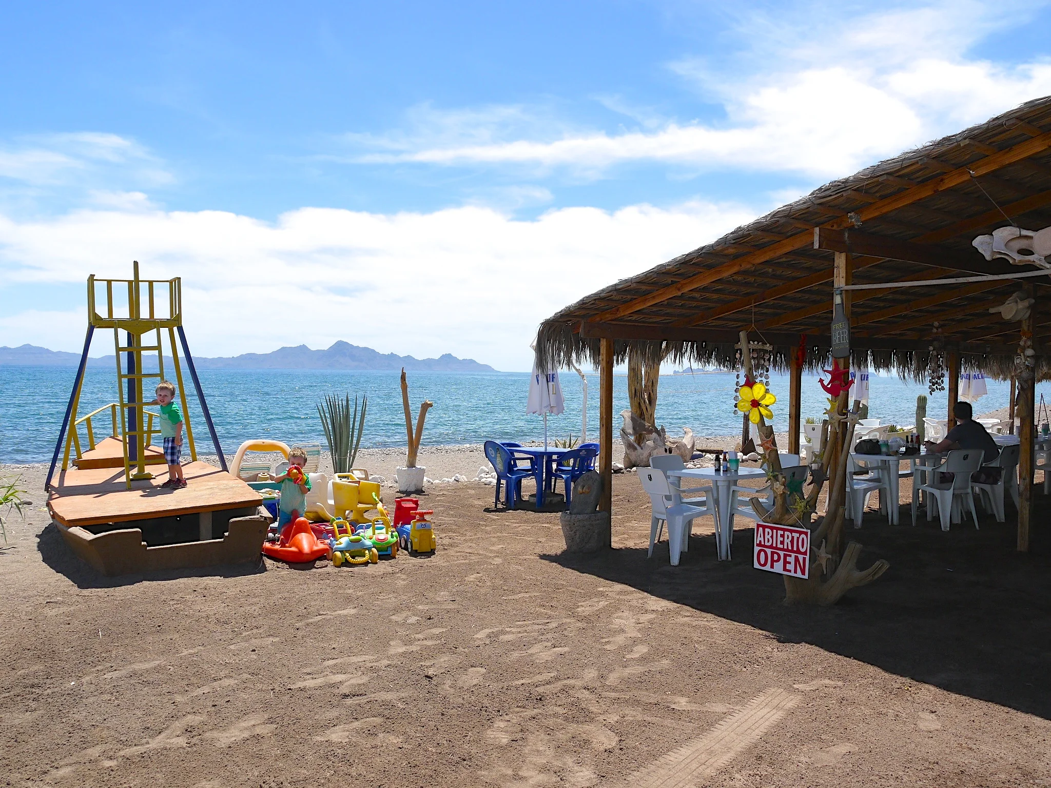 Vista Al Mar, "The Clam Shack."