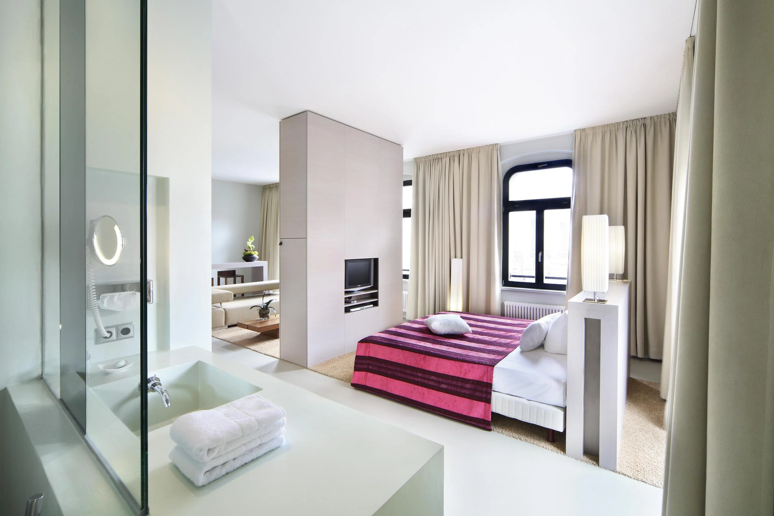 Lux 11 Apartments - Mitte