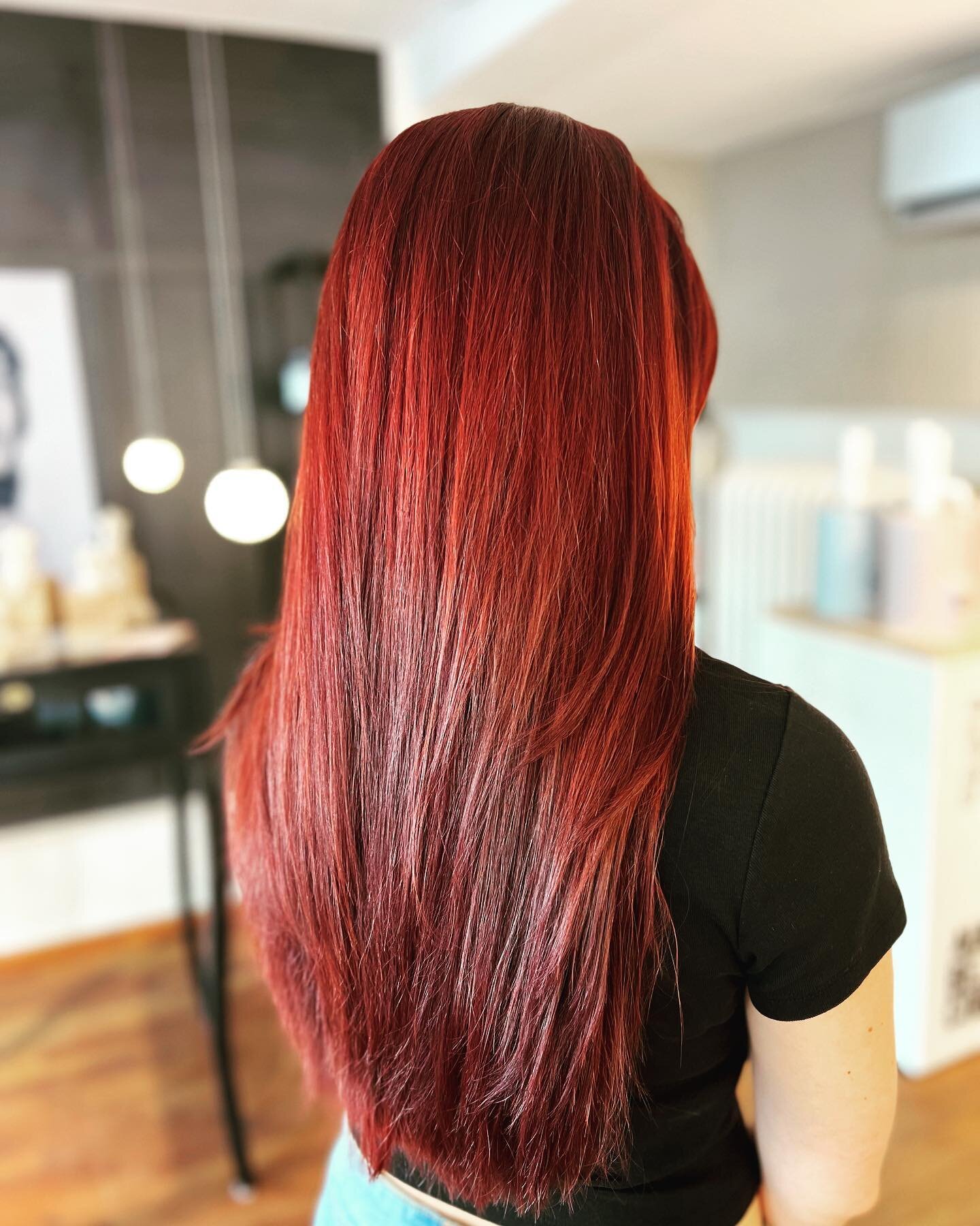 #redhair #healtyhair #haircolor #redcolor #haircolorist @schwarzkopfpro.ch @authenticbeautyconcept.dach @sandraschwegler @cannazzacoiffuresg