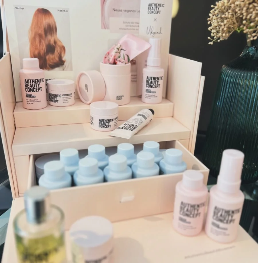 Bring dein Haar zum Strahlen mit dem neuen *Glow Spray Serum* von #authenticbeautyconcept