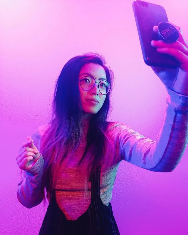 🤳🏼 #nofilter I photo by @maellecollin
.
.
.
.
#tuesdayvibes #amexlife #transformationtuesday #mood #fun #selfie #me #pink #portrait #industrianyc #iphoneonly #nyc #studio