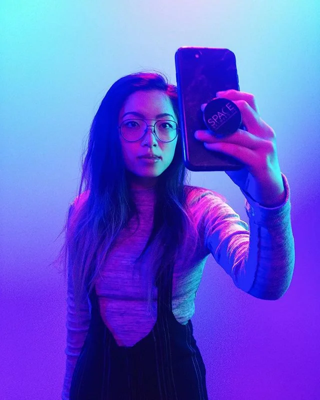 🎃 🤳🏼 | by @maellecollin .
.
.
.
#tbt #halloween #selfie #neon #instagood #purple #warbyparker #lastnight #fun #space #popup #halloween🎃 #mood #goodvibes