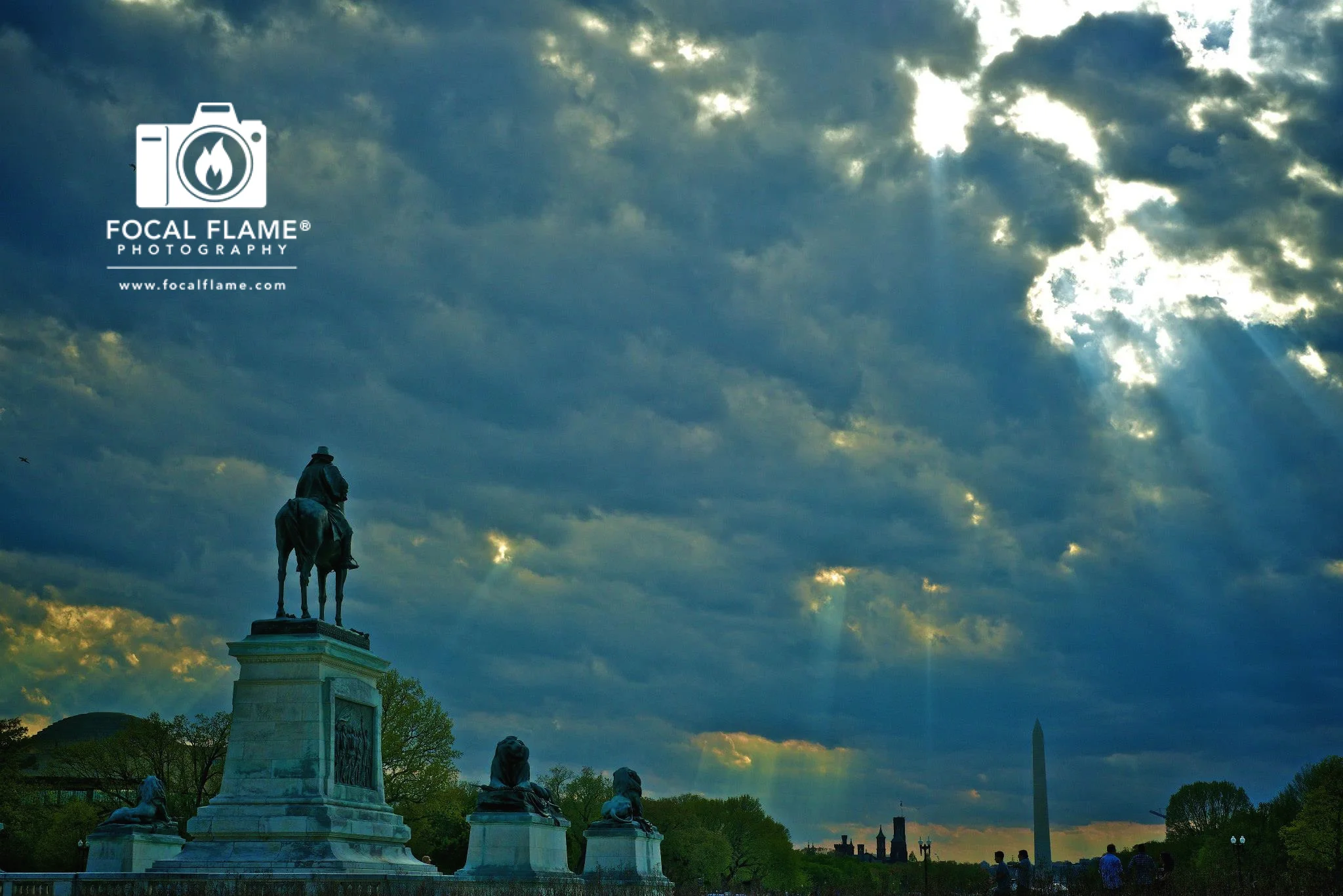 Contemplation and reflection among memorials in Washington, D.C. © 2014 Focal Flame Photography | Photo credit: Clint Thayer