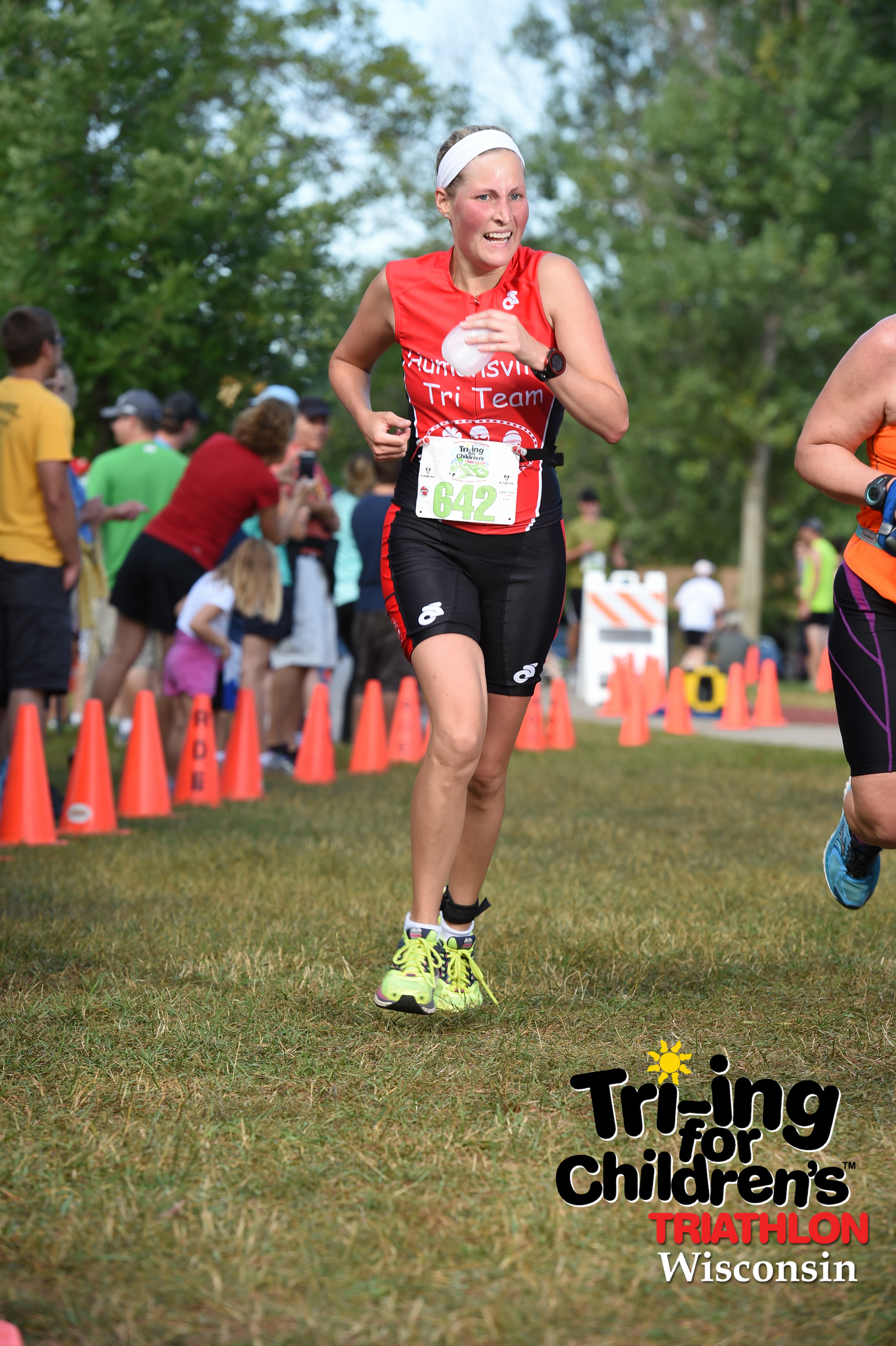 Krista on the run. (c) 2014 Focal Flame Photography | Photo credit: Clint Thayer