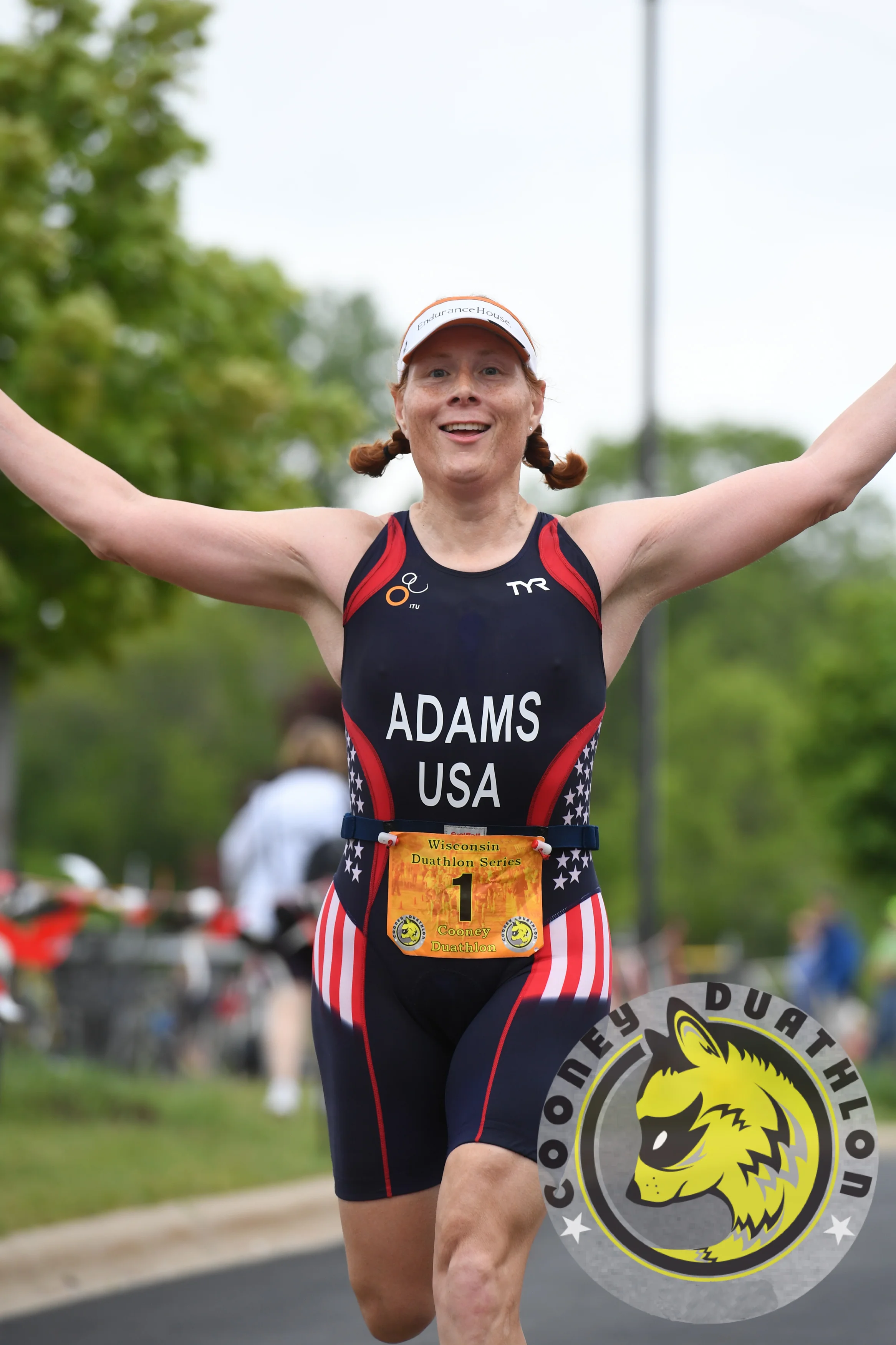 Glenda finishing the 2016 Cooney Du. (c) 2016 Focal Flame Photography | Photo credit Clint Thayer.