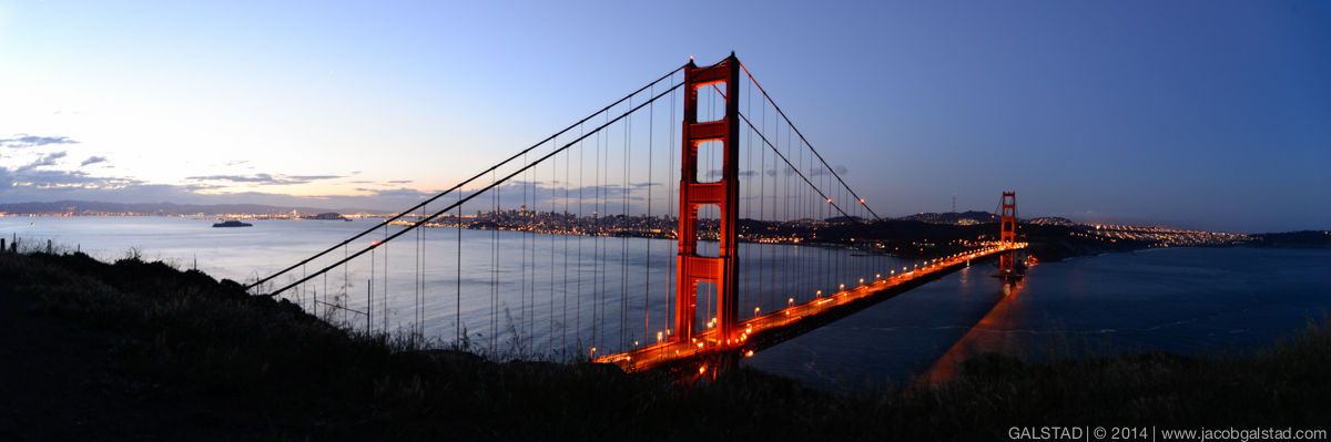 Golden_Gate_Bridge_Pano.jpg