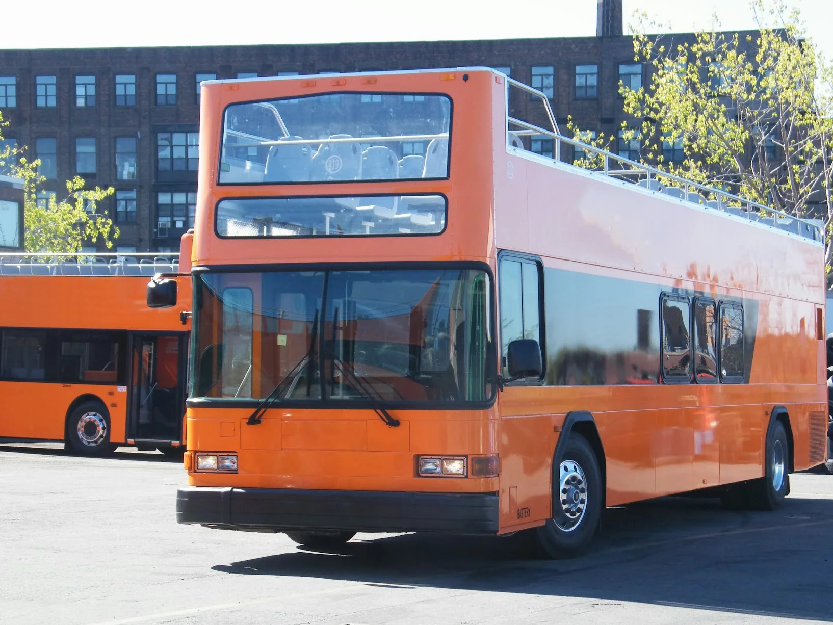 2001 Gillig Skyride Unit 001 774-crop.jpg