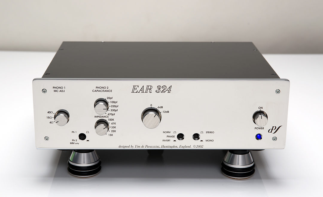EAR-324-Phono-Preamp-w-Redpoint-Blakhole-Isolation-Feet.jpg